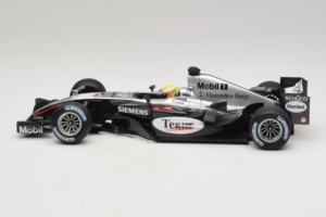 McLaren MP4/19 Mercedes L. Hamilton Autosport Young Driver Test Silverstone 2004 Minichamps 1:18 530044418 Kov – obrázok 3 z 7