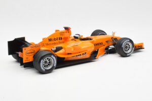 McLaren MP4-20 Mercedes P. de la Rosa Interim Test Car 2006 Minichamps 1:18 530061894 Kov – obrázok 2 z 6
