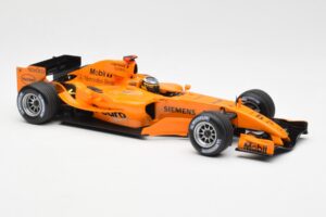 McLaren MP4-20 Mercedes P. de la Rosa Interim Test Car 2006 Minichamps 1:18 530061894 Kov – obrázok 4 z 6