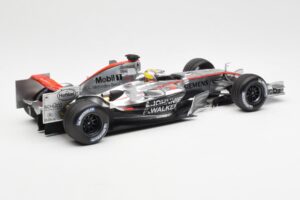 McLaren Mercedes MP4-21 #4 J.P. Montoya F1 2006 Minichamps 1:18 530061804 Kov – obrázok 2 z 6