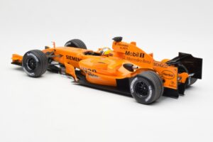 McLaren MP4-21 Mercedes #4 J.P. Montoya Interim Livery 2006 Minichamps 1:18 530061874 Kov – obrázok 5 z 6