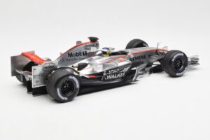 McLaren Mercedes MP4-21 P. de la Rosa F1 Showcar 2006 Minichamps 1:18 B66962346 Kov – obrázok 2 z 6