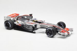 McLaren Mercedes MP4-21 P. de la Rosa F1 Showcar 2006 Minichamps 1:18 B66962346 Kov – obrázok 4 z 6
