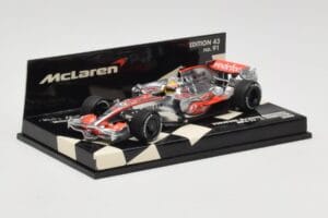 McLaren Mercedes MP4-23 #22 L. Hamilton Race Car 2008 Minichamps 1:43 530084322 Kov – obrázok 2 z 5