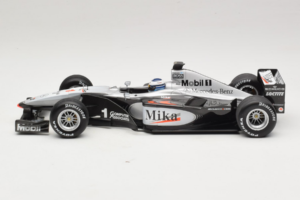 McLaren MP4-15 #1 M. Hakkinen F1 2000 Minichamps 1:18 B66962117 Kov – obrázok 3 z 6