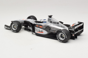 McLaren MP4-15 #1 M. Hakkinen F1 2000 Minichamps 1:18 B66962117 Kov – obrázok 5 z 6
