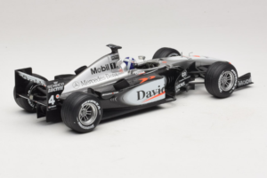McLaren MP4-16 Mercedes #3 D. Coulthard F1 2001 Hot Wheels 1:18 50199 Kov – obrázok 2 z 6
