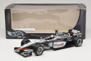 McLaren MP4-16 Mercedes #3 D. Coulthard F1 2001 Hot Wheels 1:18 50199 Kov – obrázok 6 z 6