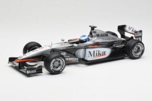 McLaren MP4-16 #4 M. Häkkinen F1 2001 Hot Wheels 1:18 50198 Kov