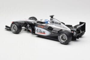 McLaren MP4-16 #4 M. Häkkinen F1 2001 Hot Wheels 1:18 50198 Kov – obrázok 5 z 6
