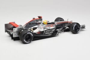 McLaren MP4-21 L. Hamilton Silverstone Test 2006 Minichamps 1:18 530061884 Kov – obrázok 2 z 6