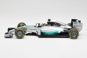 Mercedes AMG Petronas W05 #44 L. Hamilton F1 World Champion 2014 Minichamps 1:18 186140044 Kov – obrázok 3 z 7