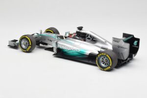 Mercedes AMG Petronas W05 #44 L. Hamilton F1 World Champion 2014 Minichamps 1:18 186140044 Kov – obrázok 5 z 7