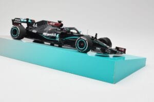 Mercedes AMG Petronas W11 #44 L. Hamilton Winner British GP 2020 Minichamps 1:18 113200444 Kov – obrázok 4 z 7