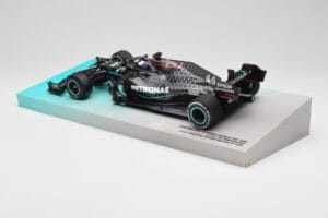 Mercedes AMG Petronas W11 #44 L. Hamilton Winner British GP 2020 Minichamps 1:18 113200444 Kov – obrázok 5 z 7
