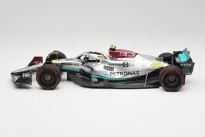 Mercedes AMG W13 E Performance Petronas #44 L. Hamilton Spanish GP 2022 Minichamps 1:18 110220044 Kov – obrázok 3 z 7