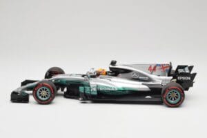 Mercedes AMG W08 EQ Power+ Petronas #44 L. Hamilton F1 World Champion 2017 Minichamps 1:18 186170044 Živica – obrázok 3 z 7
