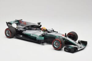 Mercedes AMG W08 EQ Power+ Petronas #44 L. Hamilton F1 World Champion 2017 Minichamps 1:18 186170044 Živica – obrázok 4 z 7