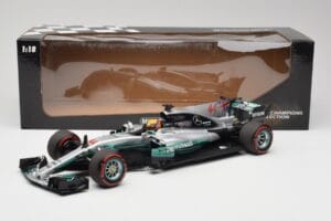 Mercedes AMG W08 EQ Power+ Petronas #44 L. Hamilton F1 World Champion 2017 Minichamps 1:18 186170044 Živica – obrázok 7 z 7