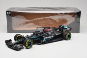 Mercedes AMG W11 Petronas #44 L. Hamilton Styrian GP Winner 2020 Minichamps 1:18 110200244 Živica – obrázok 7 z 7
