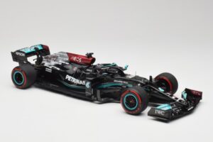 Mercedes AMG W12 Petronas #44 L. Hamilton Spanish GP 100th Pole 2021 Minichamps 1:18 110210444 Živica – obrázok 4 z 7