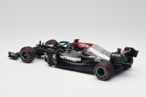 Mercedes AMG W12 Petronas #44 L. Hamilton Spanish GP 100th Pole 2021 Minichamps 1:18 110210444 Živica – obrázok 5 z 7