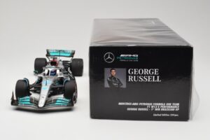 Mercedes AMG W13 E Performance Petronas #63 G. Russell Brazilian GP 1st Win 2022 Minichamps 1:18 110222163 Živica – obrázok 6 z 7