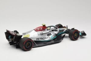 Mercedes AMG W13 E Performance Petronas #44 L. Hamilton Brazilian GP 2022 Minichamps 1:18 110222144 Živica – obrázok 2 z 7