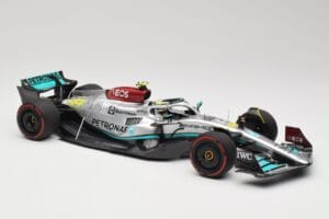 Mercedes AMG W13 E Performance Petronas #44 L. Hamilton Brazilian GP 2022 Minichamps 1:18 110222144 Živica – obrázok 4 z 7