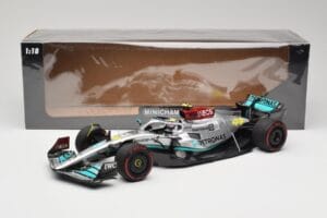 Mercedes AMG W13 E Performance Petronas #44 L. Hamilton Brazilian GP 2022 Minichamps 1:18 110222144 Živica – obrázok 7 z 7