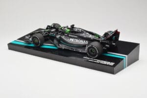 Mercedes AMG W14 E Performance Petronas #63 G. Russell Bahrain GP 2023 Minichamps 1:18 113230163 Živica – obrázok 5 z 7
