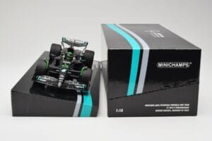 Mercedes AMG W14 E Performance Petronas #63 G. Russell Bahrain GP 2023 Minichamps 1:18 113230163 Živica – obrázok 6 z 7
