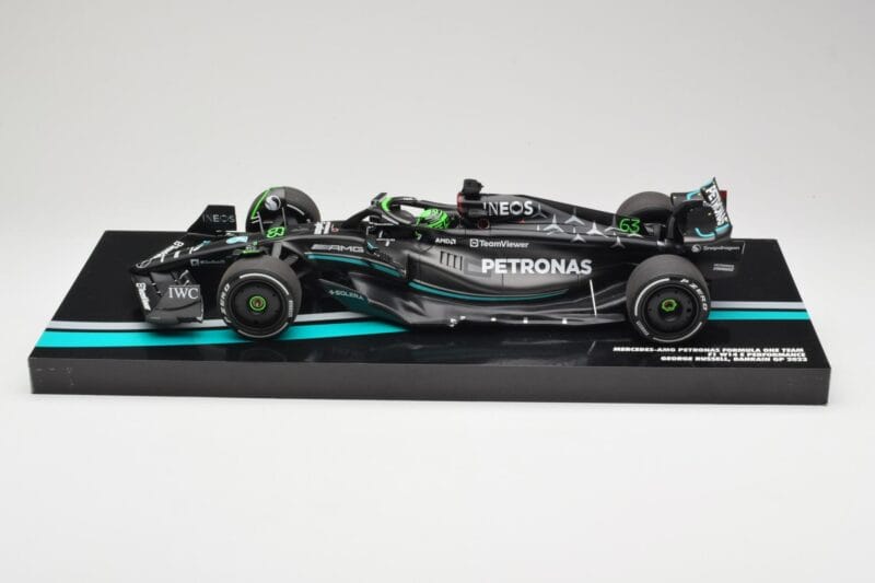 Mercedes AMG W14 E Performance Petronas #63 G. Russell Bahrain GP 2023 Minichamps 1:18 113230163 Živica