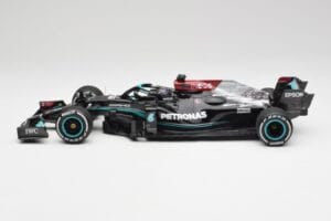 Mercedes AMG W12 #44 L. Hamilton Bahrain GP 2021 Minichamps 1:18 110210144 Kov – obrázok 3 z 7