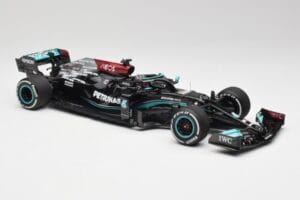 Mercedes AMG W12 #44 L. Hamilton Bahrain GP 2021 Minichamps 1:18 110210144 Kov – obrázok 4 z 7