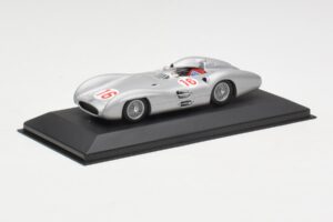 Mercedes W196 Streamliner #16 J.M. Fangio GP Italy Winner 1954 Minichamps 1:43 432543016 Kov – obrázok 2 z 4