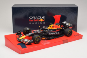 Red Bull Racing RB18 #1 M. Verstappen Oracle Winner Dutch GP 2022 Minichamps 1:18 113223501 Kov – obrázok 7 z 7