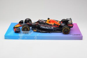 Red Bull Racing RB18 #1 M. Verstappen Winner Miami GP 2022 Minichamps 1:18 113220501 Kov