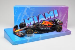Red Bull Racing RB18 #1 M. Verstappen Winner Miami GP 2022 Minichamps 1:18 113220501 Kov – obrázok 7 z 7