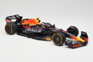 Oracle Red Bull Racing RB18 #11 S. Perez Saudi Arabian GP 2022 Minichamps 1:18 110220011 Kov – obrázok 4 z 7