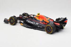 Oracle Red Bull Racing RB18 #11 S. Perez Saudi Arabian GP 2022 Minichamps 1:18 110220011 Kov – obrázok 5 z 7