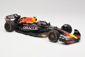 Oracle Red Bull Racing RB18 #11 S. Perez Abu Dhabi GP 2022 Minichamps 1:18 110222211 Kov – obrázok 4 z 7