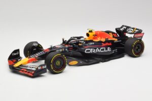 Oracle Red Bull Racing RB18 #11 S. Perez Abu Dhabi GP 2022 Minichamps 1:18 110222211 Kov