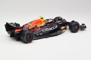Oracle Red Bull Racing RB18 #11 S. Perez Monaco GP Winner Rain Tyre Version 2022 Minichamps 1:18 110222711 Kov – obrázok 2 z 7