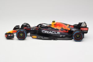 Oracle Red Bull Racing RB18 #11 S. Perez Monaco GP Winner Rain Tyre Version 2022 Minichamps 1:18 110222711 Kov – obrázok 3 z 7