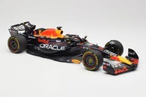 Oracle Red Bull Racing RB19 #1 M. Verstappen Winner Abu Dhabi GP 2023 Minichamps 1:18 110232301 Kov – obrázok 4 z 7