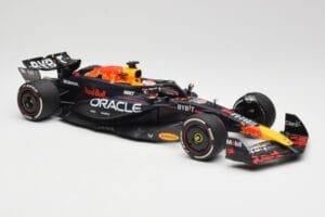 Oracle Red Bull Racing RB20 #1 M. Verstappen Winner Bahrain GP 2024 Minichamps 1:18 110240101 Kov – obrázok 4 z 7