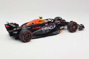 Red Bull Racing RB20 #11 S. Perez Bahrain GP 2024 Minichamps 1:18 110240111 Kov – obrázok 2 z 7