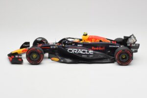 Red Bull Racing RB20 #11 S. Perez Bahrain GP 2024 Minichamps 1:18 110240111 Kov – obrázok 3 z 7