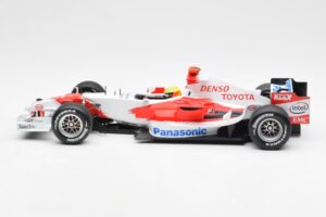 Panasonic Toyota Racing TF106 #8 R. Schumacher F1 2006 Minichamps 1:18 100060007 Kov – obrázok 3 z 6